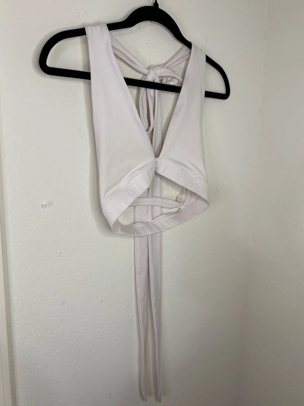 Alo Yoga Alosoft Switch It Up Bra in white criss-cross wrap ties size XS